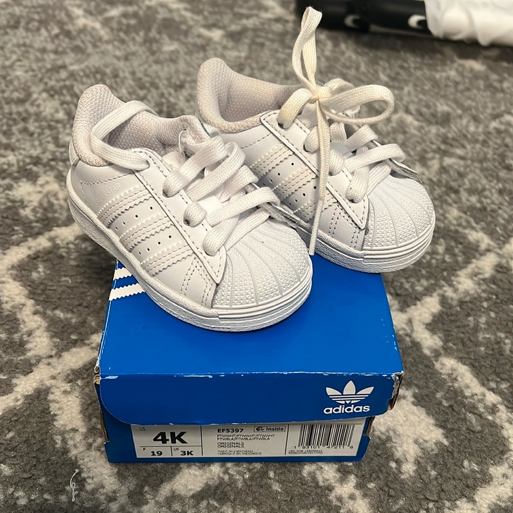 Adidas superstar